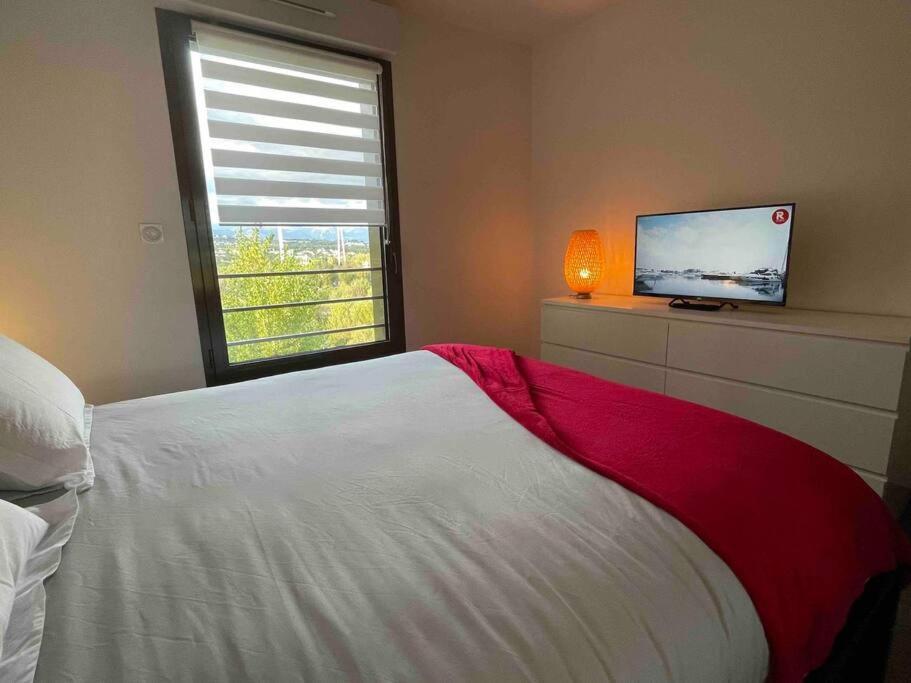 Superbe Appartement, Piscine, Vue Mer Et Montagnes Antibes Buitenkant foto